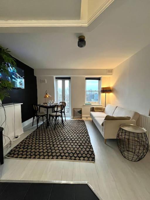 Stylish Urban Retreat In * Londra